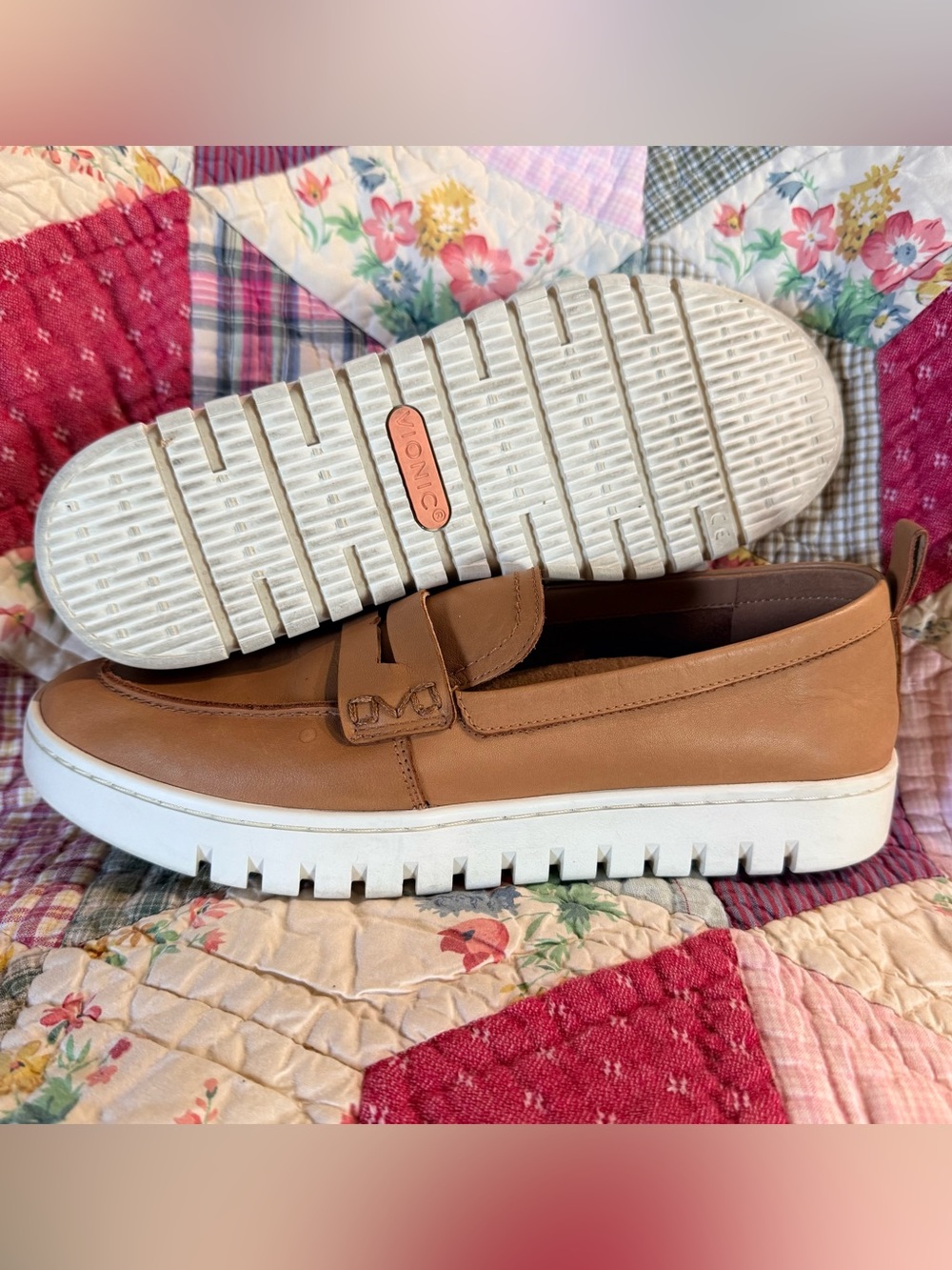 Vionic Uptown Leather Loafers in Tan - size 9.5 - Picture 3 of 4